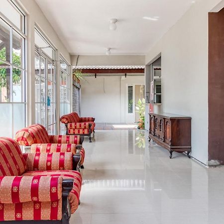 Reddoorz Near Malioboro Tugu Station Jogja 2 Hotell Yogyakarta Eksteriør bilde