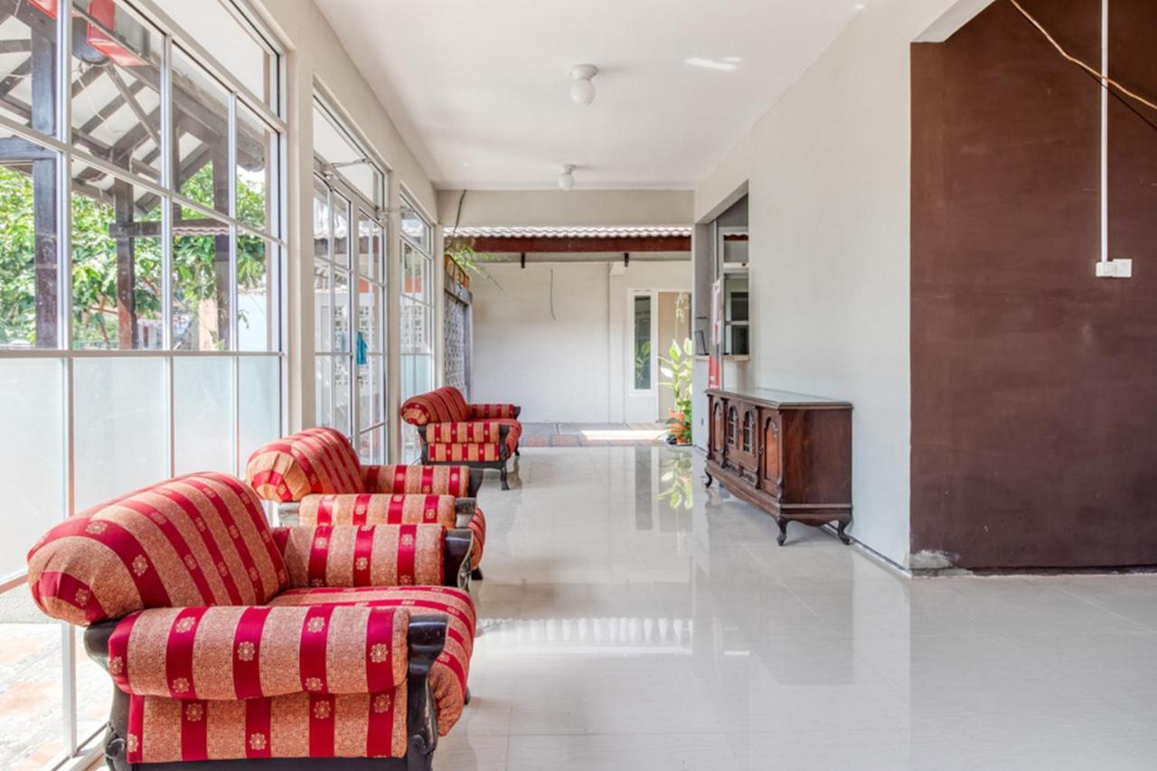Reddoorz Near Malioboro Tugu Station Jogja 2 Hotell Yogyakarta Eksteriør bilde