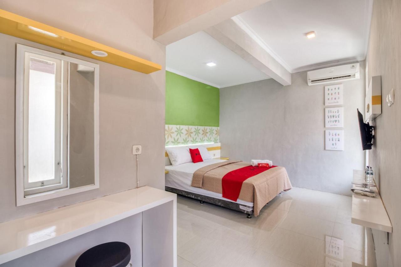Reddoorz Near Malioboro Tugu Station Jogja 2 Hotell Yogyakarta Eksteriør bilde