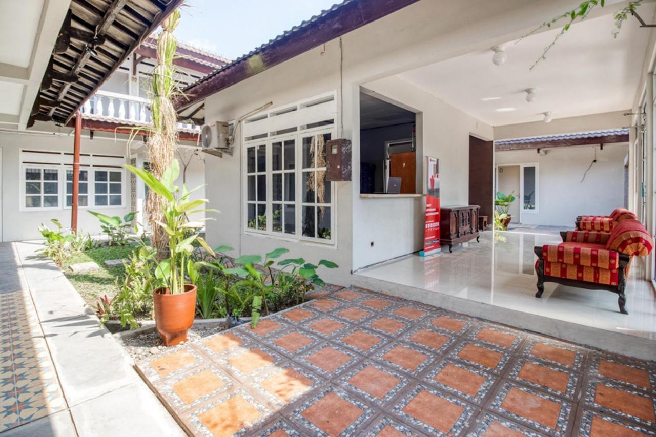 Reddoorz Near Malioboro Tugu Station Jogja 2 Hotell Yogyakarta Eksteriør bilde