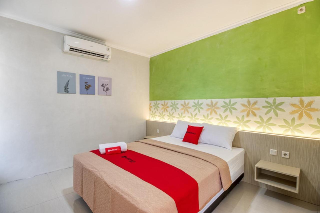 Reddoorz Near Malioboro Tugu Station Jogja 2 Hotell Yogyakarta Eksteriør bilde