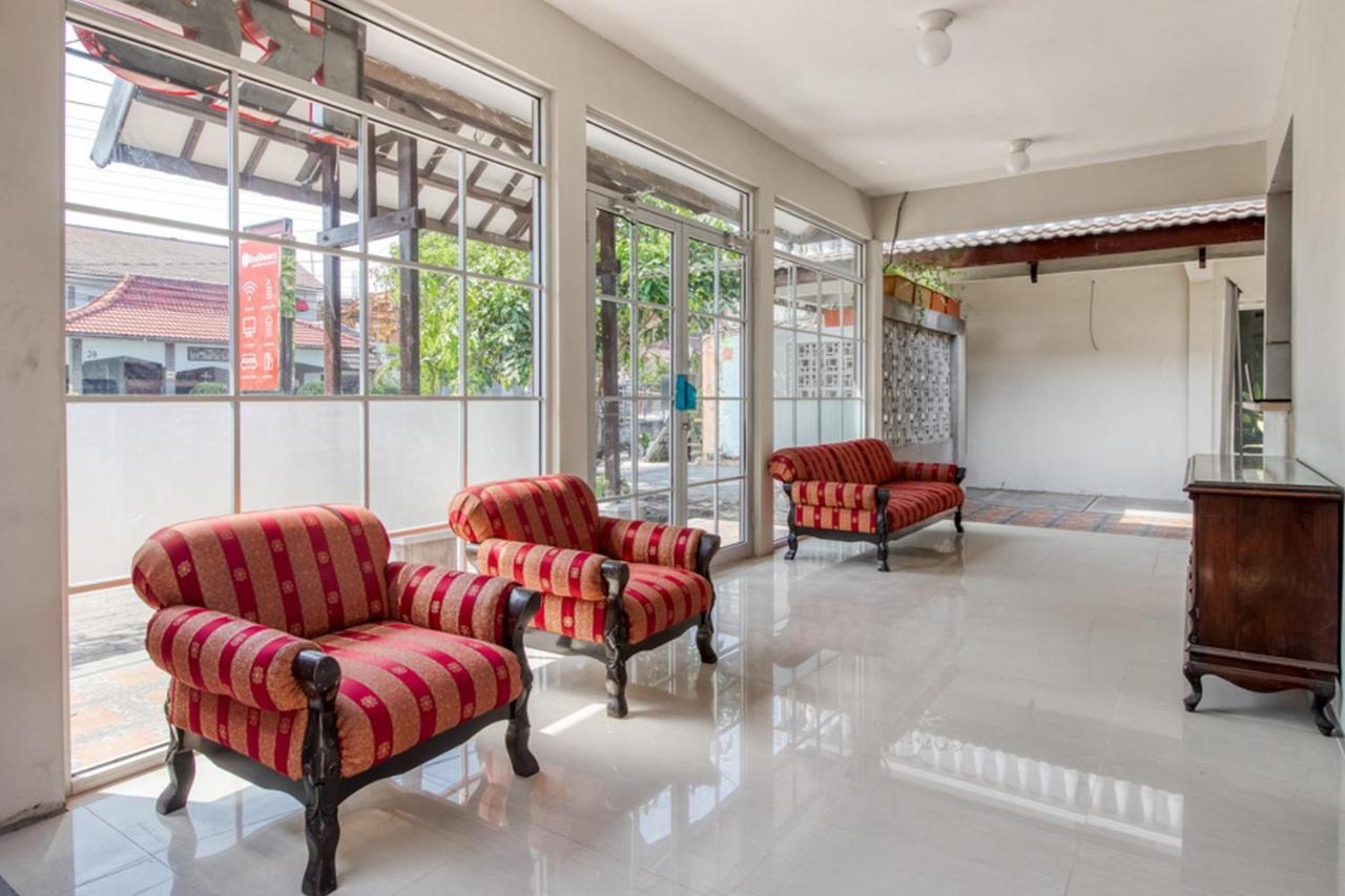Reddoorz Near Malioboro Tugu Station Jogja 2 Hotell Yogyakarta Eksteriør bilde