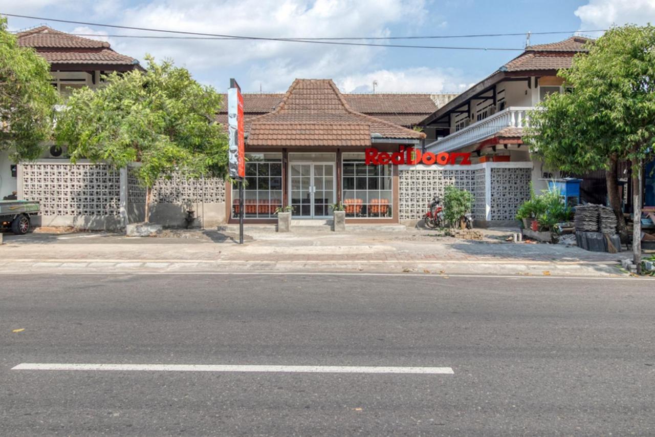 Reddoorz Near Malioboro Tugu Station Jogja 2 Hotell Yogyakarta Eksteriør bilde